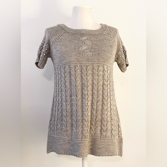 Studio JPR *Like New* Tan Knit Short Sleeve Top, Pearl Detail | Size PM - Picture 1 of 13